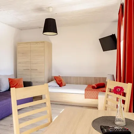 Alexandria - Domki, Apartamenty, Z Basenem Karwia