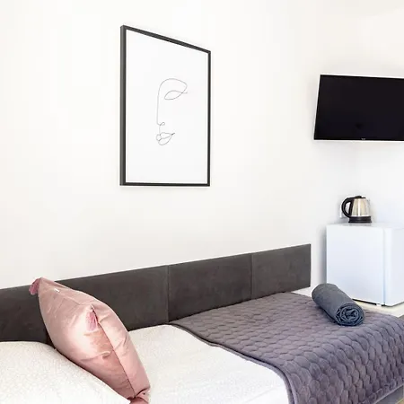 Alexandria - Domki, Apartamenty, Z Basenem